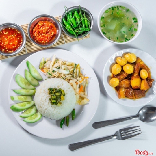 Cơm thịt kho trứngk cút